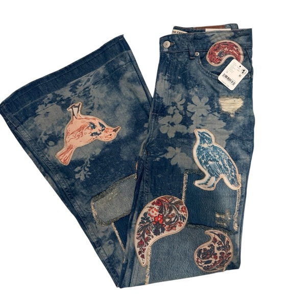 *NWT* Free People Flying High Patched Jeans Size 26 - Picture 6 of 14